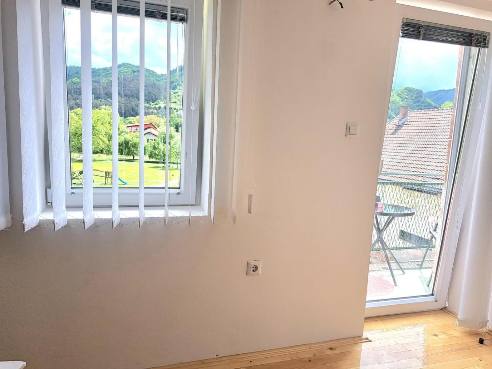 Sobe Zizi Bed & Breakfast Jajce Eksteriør bilde