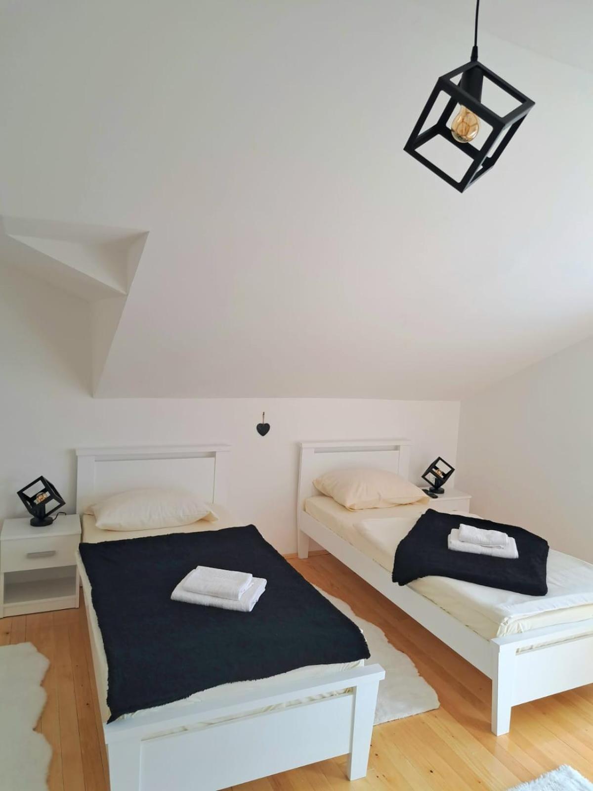 Sobe Zizi Bed & Breakfast Jajce Eksteriør bilde