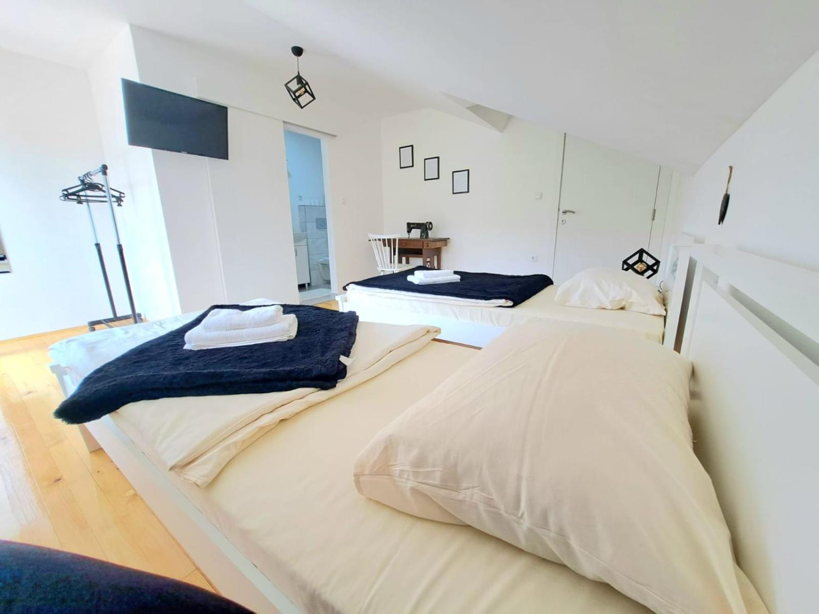 Sobe Zizi Bed & Breakfast Jajce Eksteriør bilde